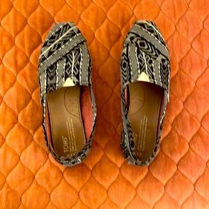 Toms shoes